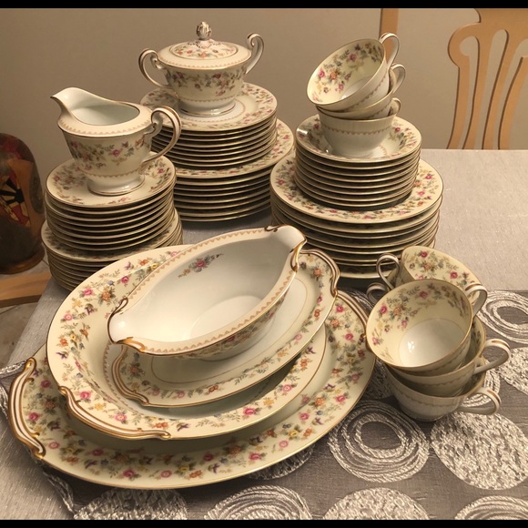 NORITAKE CHINA SET - Picture 2 of 10